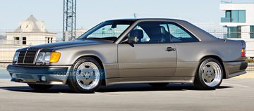 De desbetreffende geveilde Mercedes-AMG 300 CE 'Hammer'