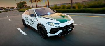 Een nieuwe Lamborghini patrouilleauto op de wegen van Dubai