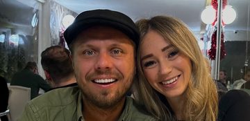 Sonny Lorenzo maakt een selfie met zijn verloofde