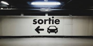 vrouw parkeerplaats palma de mallorca parkeergeld Pure Luxe