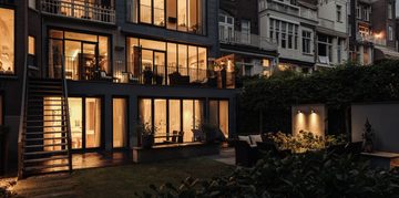 De benedenwoning van Rattan Chadha in Amsterdam