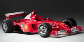 De Ferrari F2001 Formule 1-auto van Michael Schumacher tentoongesteld