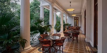 Het interieur van het nieuwe Prada-restaurant in Shanghai