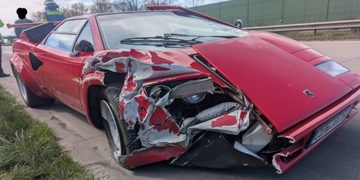 De gecrashte Lamborghini Countach in Duitsland