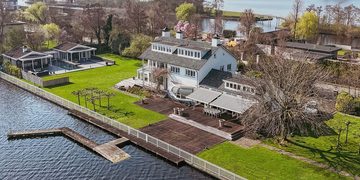 De enorme villa in Vinkeveen