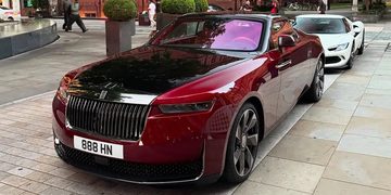 De Rolls-Royce La Rose Noire Droptail heeft een ingebouwde Audemars Piguet