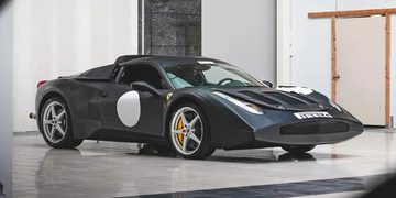 De Ferrari die niet straatlegaal is.