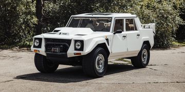 De Lamborghini LM002 die naar de veiling gaat