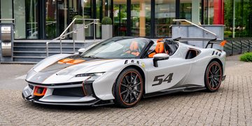 De unieke Ferrari SF90XX Spider