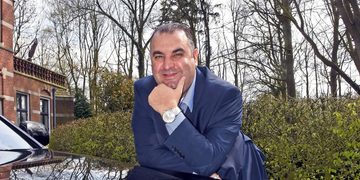 Salar Azimi, de man die een Lamborghini kocht