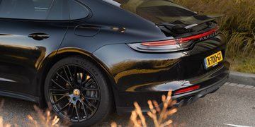 De achterzijde van de Porsche die aan TikTokker Ra&uacute;l Groenen werd verkocht