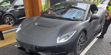 De voorzijde van de Chinese supercar