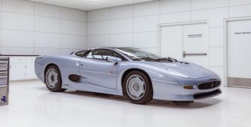 Jaguar XJ220