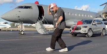 Jake Paul priv&eacute;jet