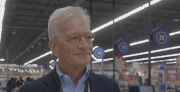 De Amerikaanse miljardair Hank Meijer in &eacute;&eacute;n van zijn winkels