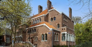 Een stadsvilla nabij het Vondelpark in Amsterdam moet &euro; 10 miljoen opleveren