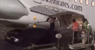 Bugatti wordt ingeladen op Emirates-vlucht