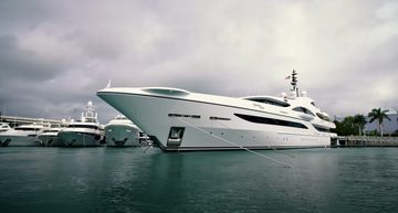 quantum of solace superjacht Pure Luxe