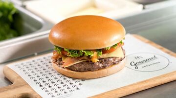 mcdonalds wagyu burger vlees hamburger Pure Luxe