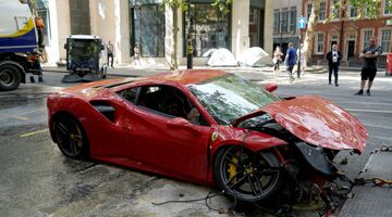 Ferrari 488 Pista rapper Swarmz Londen ongeluk Pure Luxe