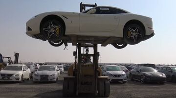 peperdure supercars dubai autokerkhof Pure Luxe