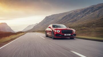 Bentley Flying Spur V8 rood Pure Luxe