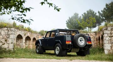 Lamborghini LM002