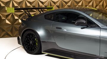 Aston-Martin-Vantage-4