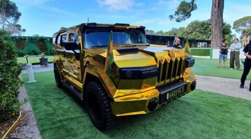Gouden-SUV-the-Dictator