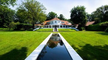 De villa van Jan des Bouvrie in 't Gooi