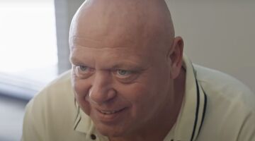 Peter Gillis tijdens een uitzending van Massa is Kassa