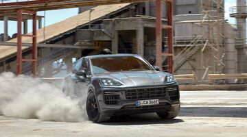 Porsche Cayenne Turbo E-Hybrid-01