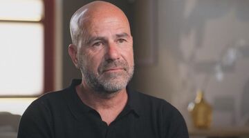 Peter Bosz tijdens een interview met de clubkanalen van PSV