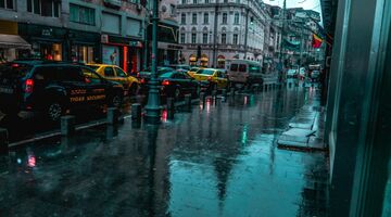 Brit in Londen koopt balkon om te parkeren