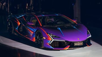 Lamborghini viert 60-jarig jubileum en lanceert nieuwe hybride supercar op Art Basel Miami Beach
