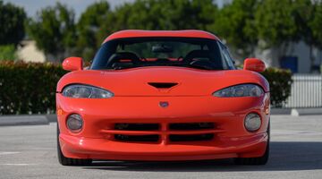 De Dodge Viper GTS uit 1997 word een zeldzame vondst op veiling met maar liefst 100 km op de teller