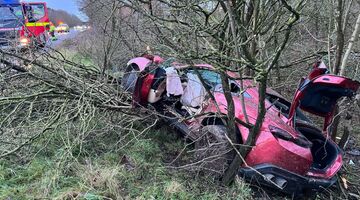 Ferrari Roma maakt heftig ongeluk op oudejaarsavond