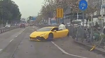 Crash Lamborghini China