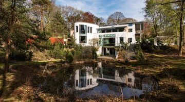 Hedendaags Hightech kasteel