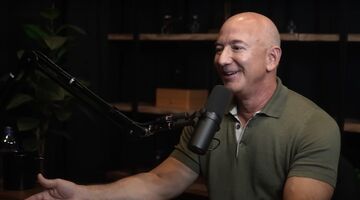 Jeff Bezos tijdens een podcast over zijn carrière en over hoe hij zijn miljarden verdiende