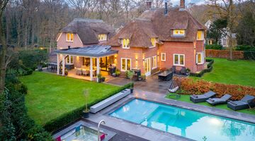 Prachtig landhuis met verwarmd zwembad en jacuzzi te koop aangeboden voor € 2.750.000