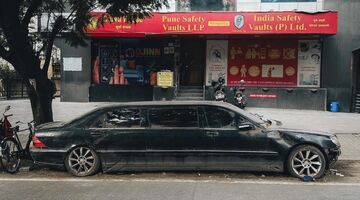 Mercedes S600 Limousine