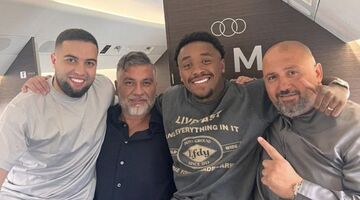 Steven Bergwijn privéjet
