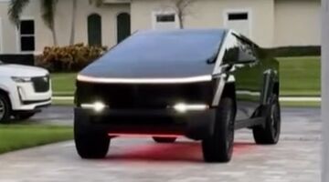 Tesla Cybertruck Shaquille O'Neal