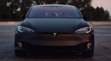 Tesla zelfrijdende auto's