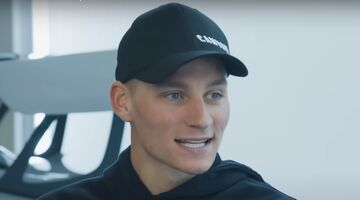 Mathieu van der Poel tijdens een interview