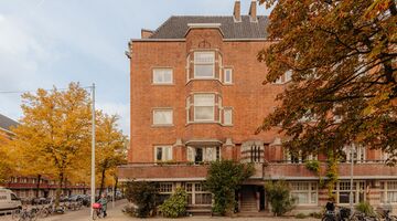 De bovenwoning van acteur Victor Reinier in Amsterdam
