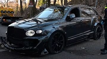 De gecrashte Bentley Bentayga MANSORY in Beek-Ubbergen