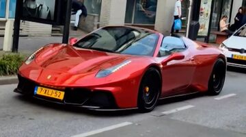 De customized Ferrari 458 Spider onderweg in Eindhoven