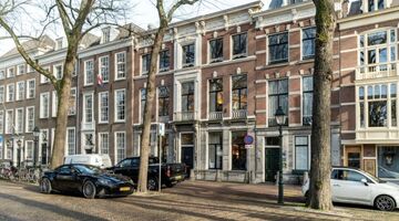 Het pand aan de Lange Voorhout in Den Haag waar het Haagsche Hopje werd uitgevonden